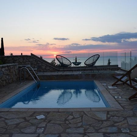 Villa Thetis With Private Pool Where The Sunsets Fade Away Ayios Nikitas Bagian luar foto