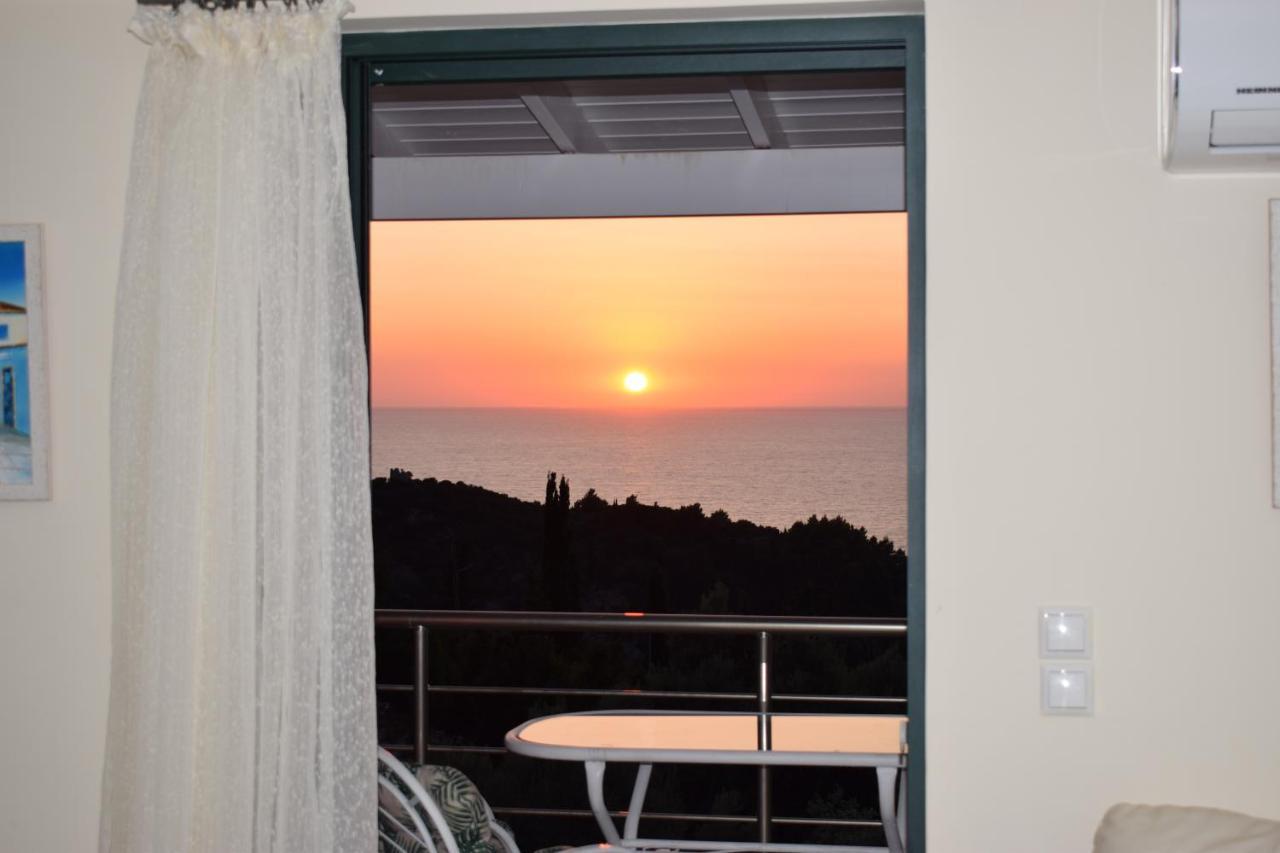 Villa Thetis With Private Pool Where The Sunsets Fade Away Ayios Nikitas Bagian luar foto
