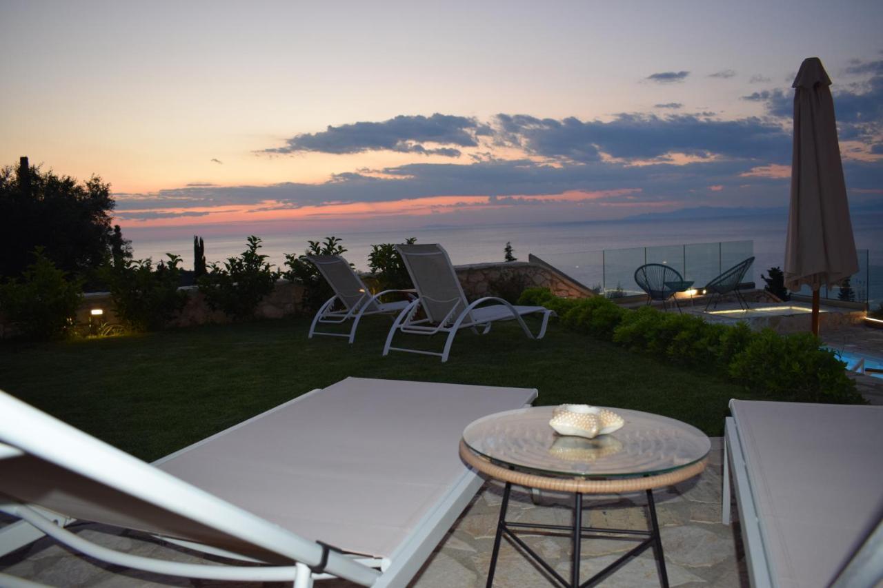 Villa Thetis With Private Pool Where The Sunsets Fade Away Ayios Nikitas Bagian luar foto