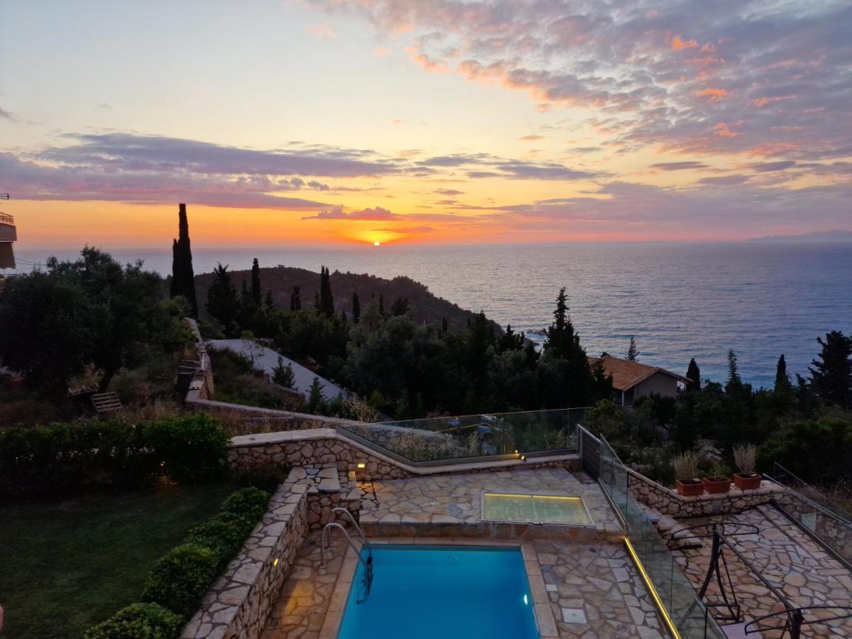 Villa Thetis With Private Pool Where The Sunsets Fade Away Ayios Nikitas Bagian luar foto