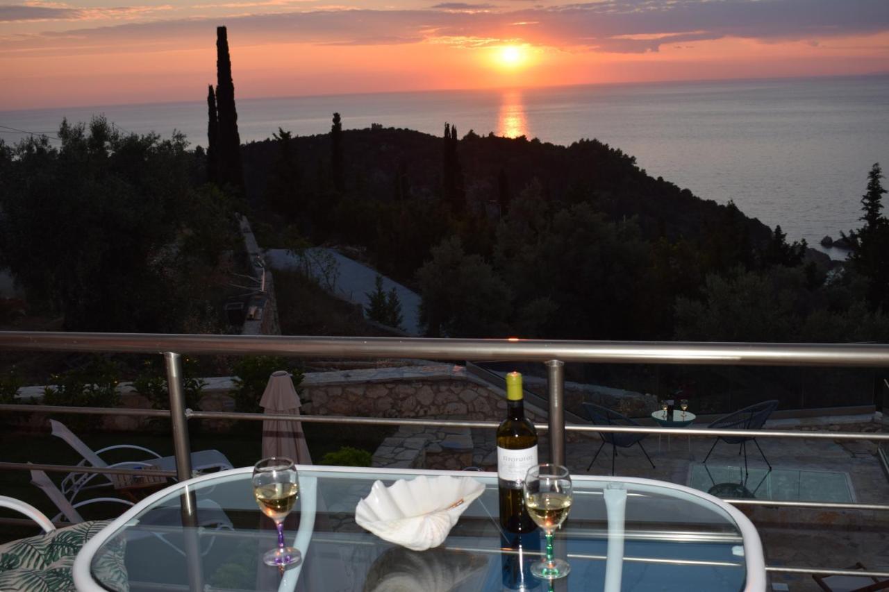 Villa Thetis With Private Pool Where The Sunsets Fade Away Ayios Nikitas Bagian luar foto