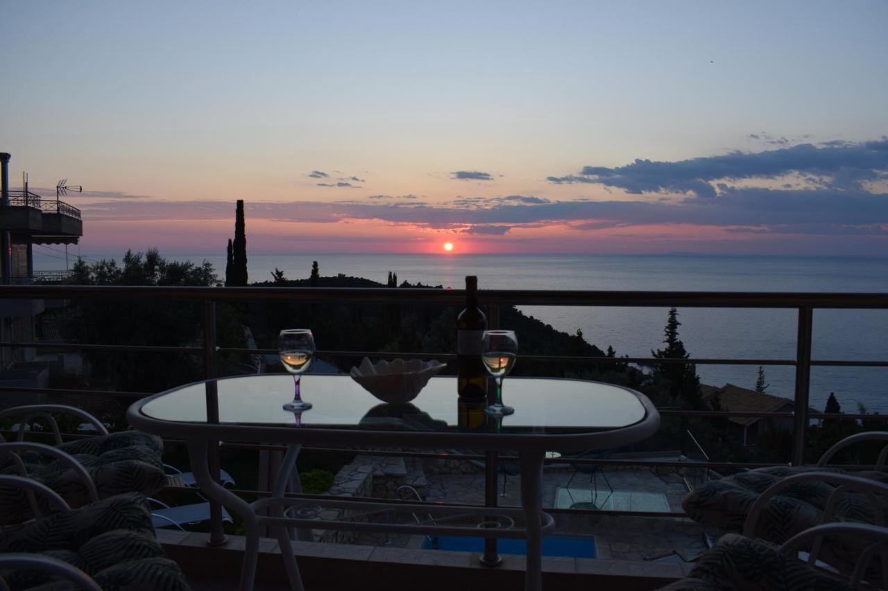 Villa Thetis With Private Pool Where The Sunsets Fade Away Ayios Nikitas Bagian luar foto